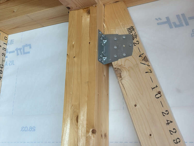大津市 明日の家 2階建て 現場チェック 筋交いプレート取付け確認
