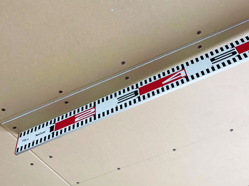 榛木の家 2階建て 現場チェック 天井ボードビスピッチ確認