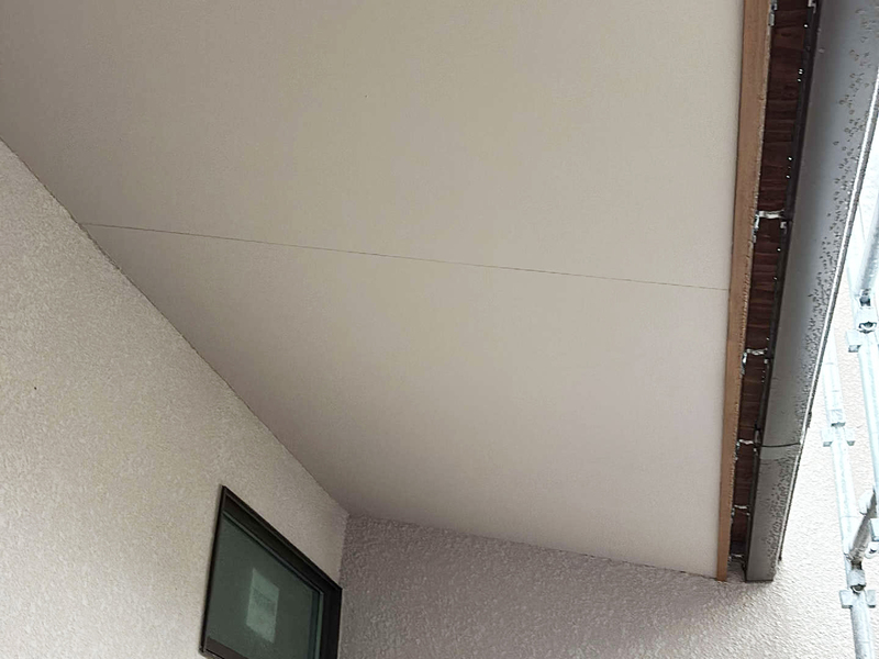 大津市 大宮の家 2階建て 現場チェック 軒天仕上げ傷割れ有無確認