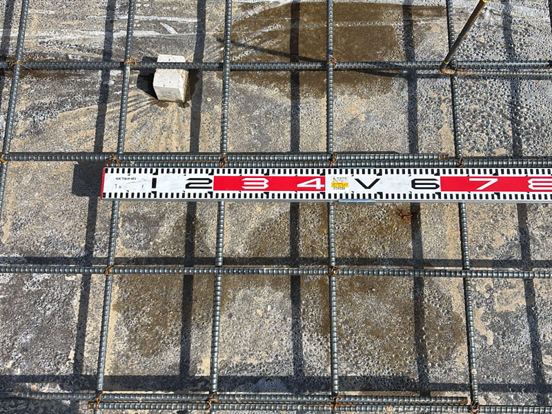 滋賀県 花山の家 2階建て 現場チェック スラブ筋継手長さ確認