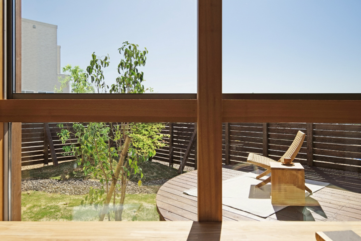 滋賀県の完成見学会のお家の庭へと繋がる窓のイメージ