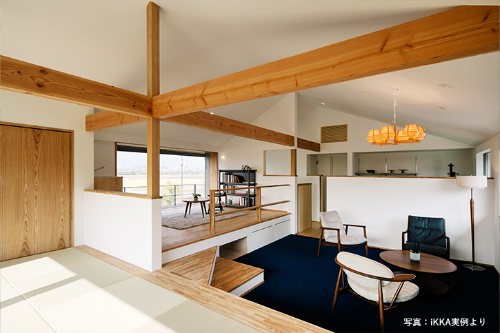 大津市で琵琶湖と緑が見える家の見学会のリビングイメージ