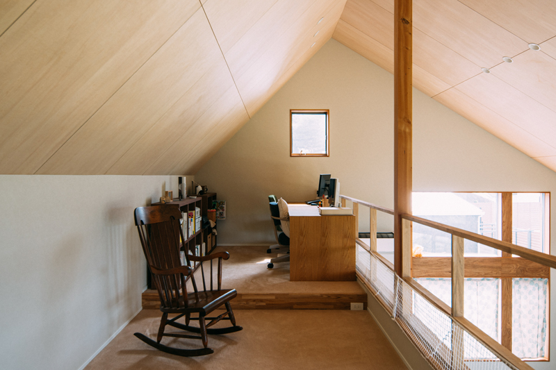 滋賀県の平屋のロフトの書斎