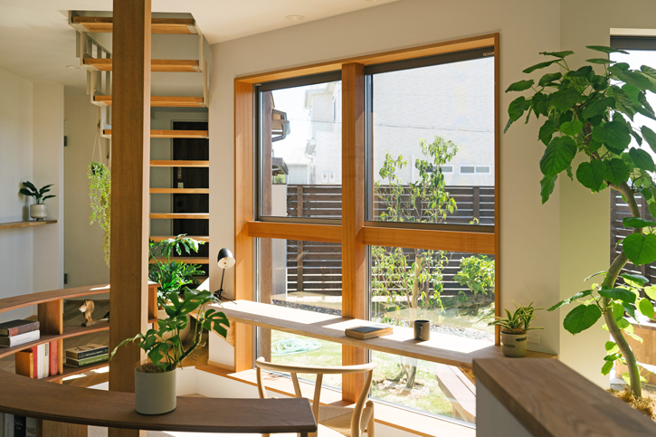 滋賀県の完成見学会のお家の窓辺のイメージ