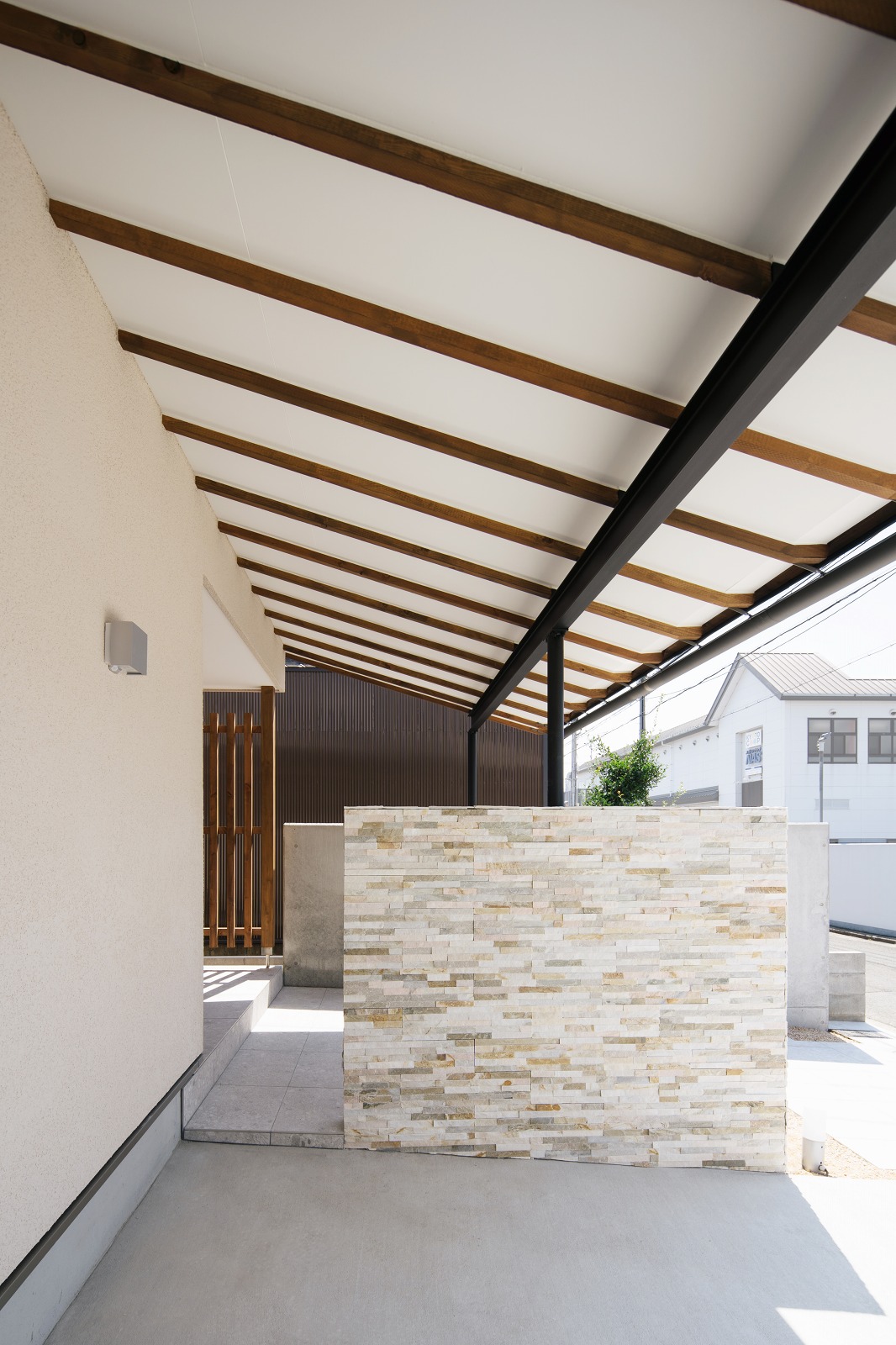 京都で建てたおしゃれな注文住宅のポーチ