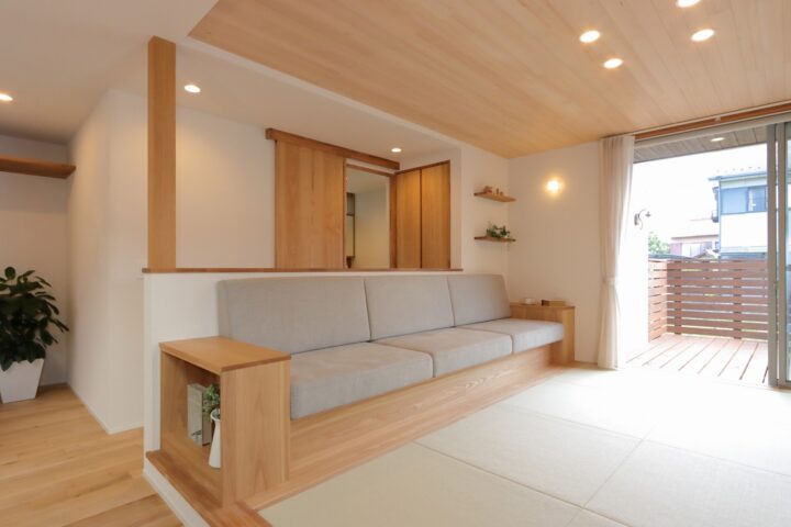 滋賀県大津市の注文住宅のオリジナルの造作ソファ