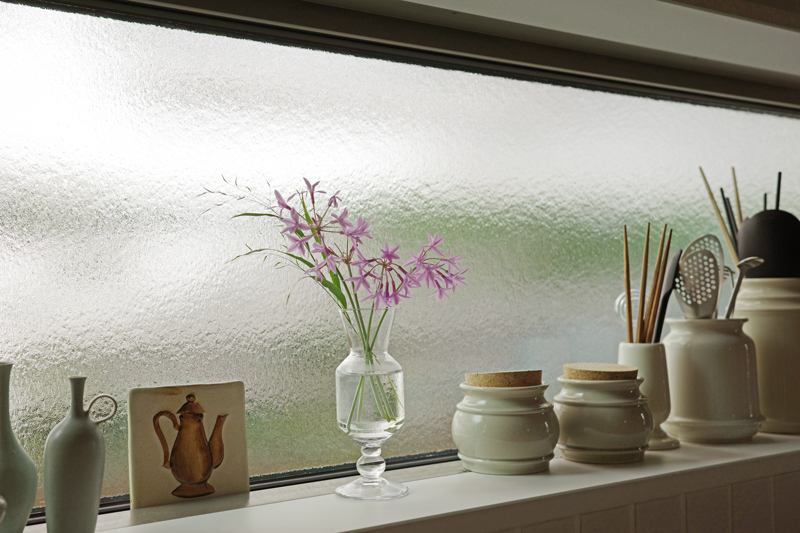 キッチンに飾られたお庭のお花