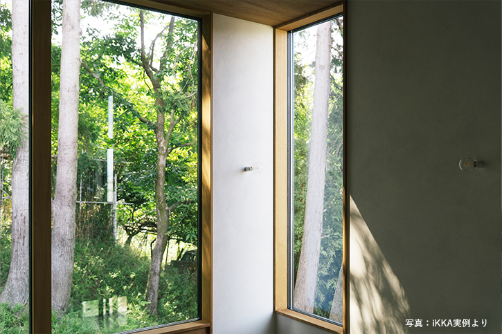 大津市で琵琶湖と緑が見える家の見学会の窓のイメージ