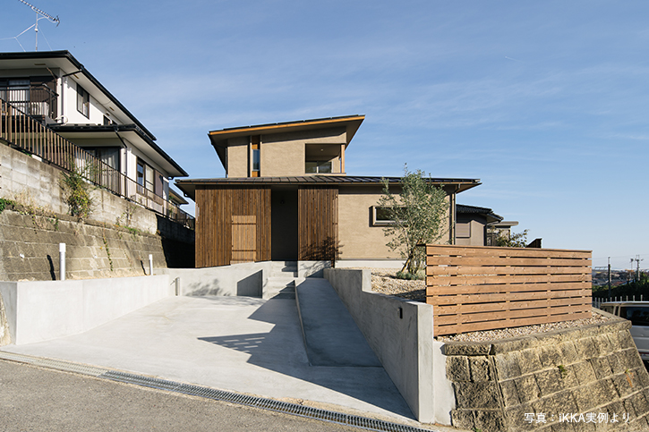 大津市で琵琶湖と緑が見える見学会の外観イメージ