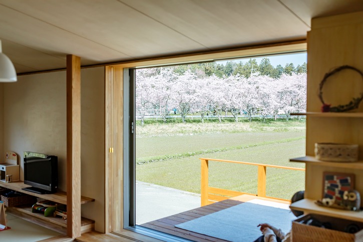 お客様の声桜が見えるリビング/滋賀県の豊かな田舎暮らし