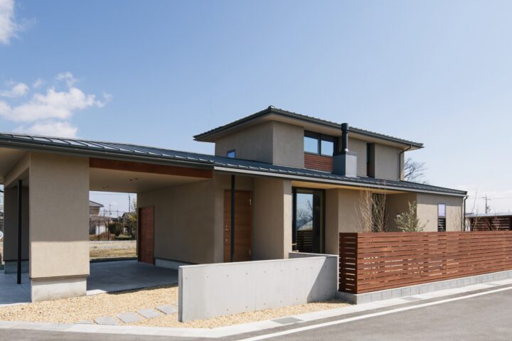 滋賀県注文住宅の薪ストーブのある家のインナーガレージ