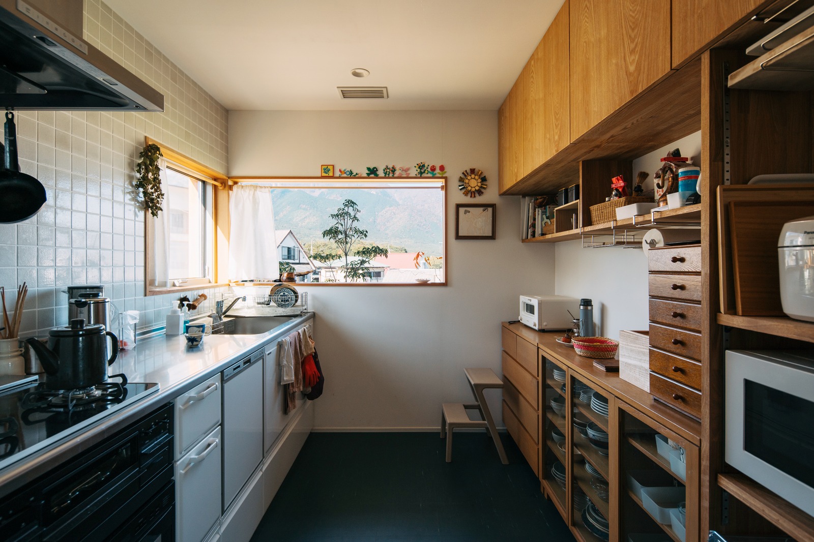 滋賀県の注文住宅で琵琶湖が見える家のキッチン
