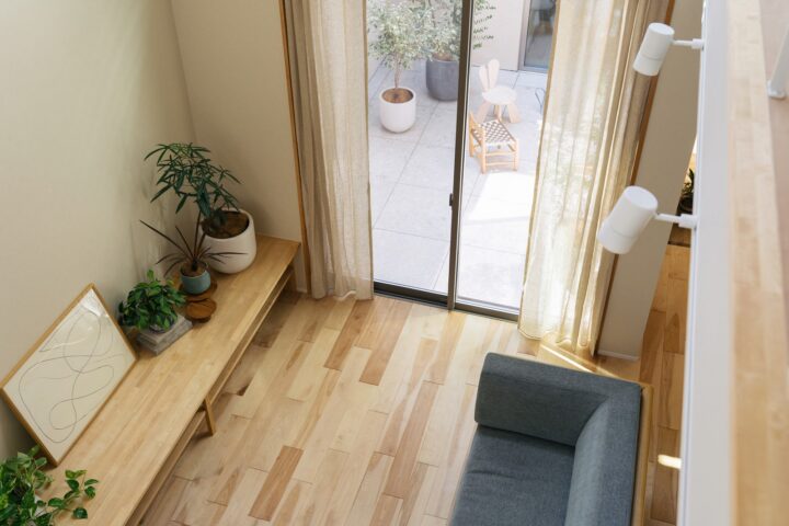 京都で建てたおしゃれな注文住宅の吹抜けリビング