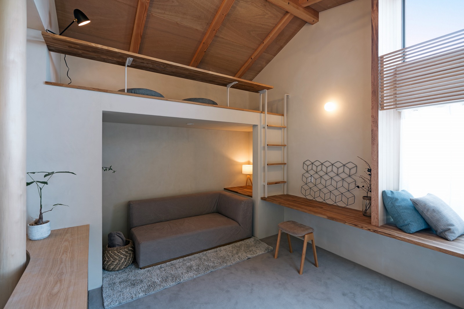 大津市の工務店で建てた琵琶湖が見える家のリビング