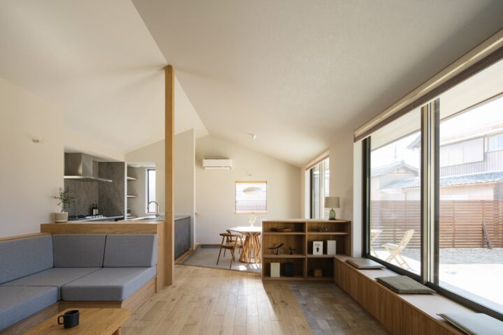 滋賀県大津市に建つ平屋のリビング