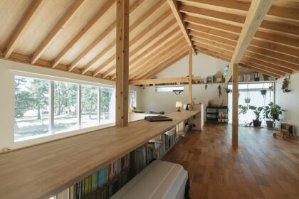 木の家の勾配天井