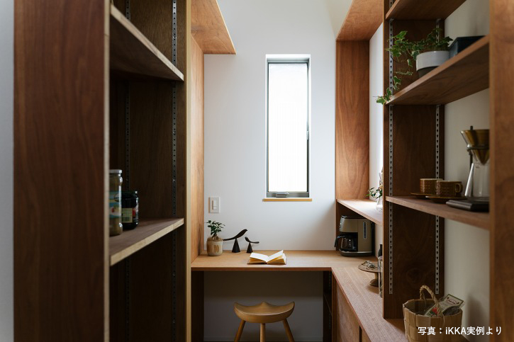 滋賀県大津市の完成見学会のお家の奥様の書斎