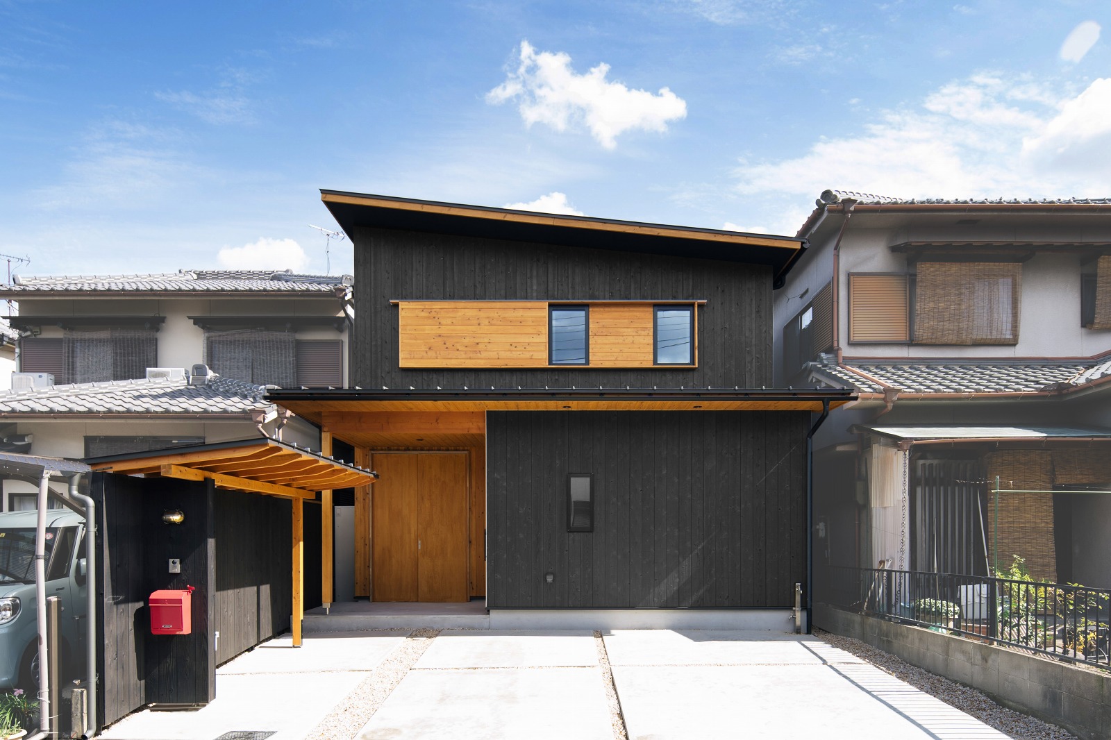 滋賀県大津市に建てた注文住宅の焼杉外観