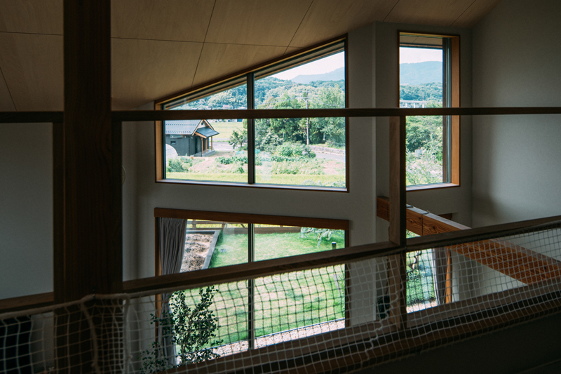 滋賀県の平屋のロフトから見える景色