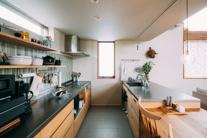 平屋で終の棲家として計画した40代夫婦の家のキッチン